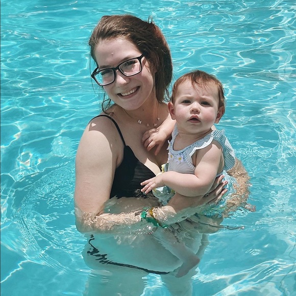 Meet your Posher, Lauren - Picture 1 of 1